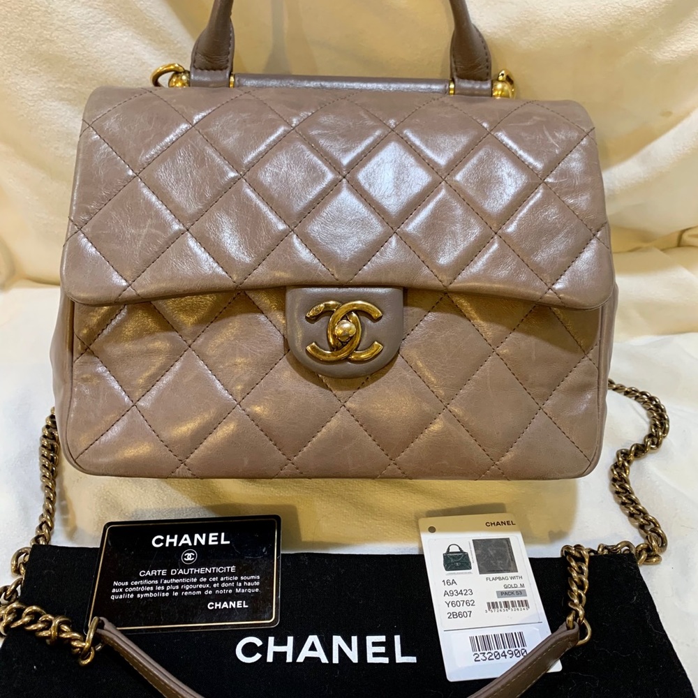 ❌SOLD❌💯Authentic Chanel Gold Bar Medium Flap Bag